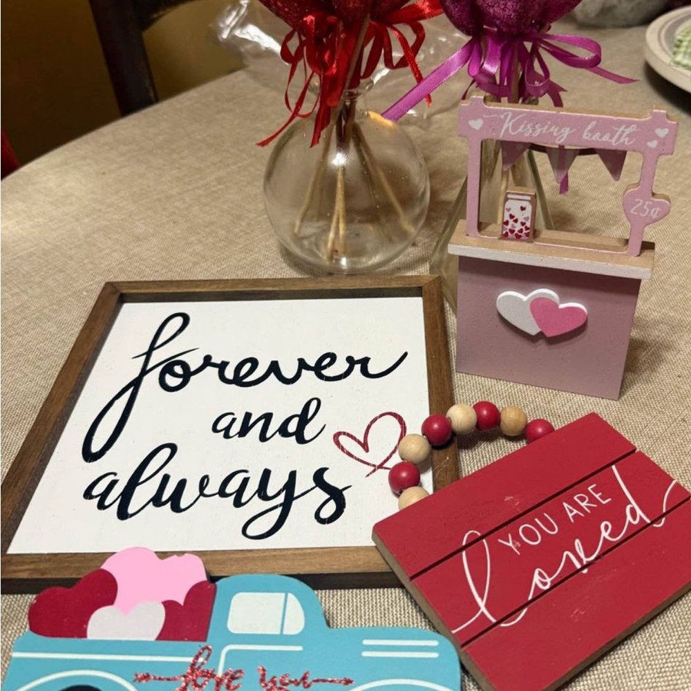 (Sale $10) Valentine'sTiered Tray Decor Set